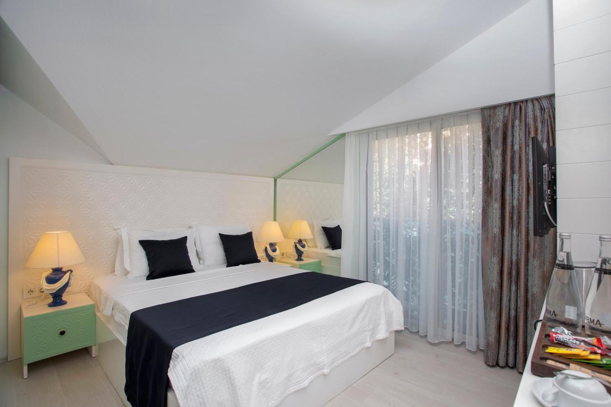 Sea View Hotel Kas Bagian luar foto